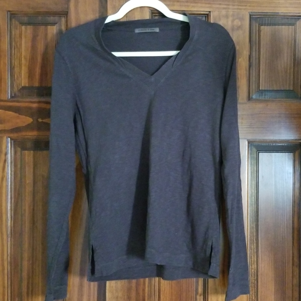 Womens long sleeve L top, hardly worn.